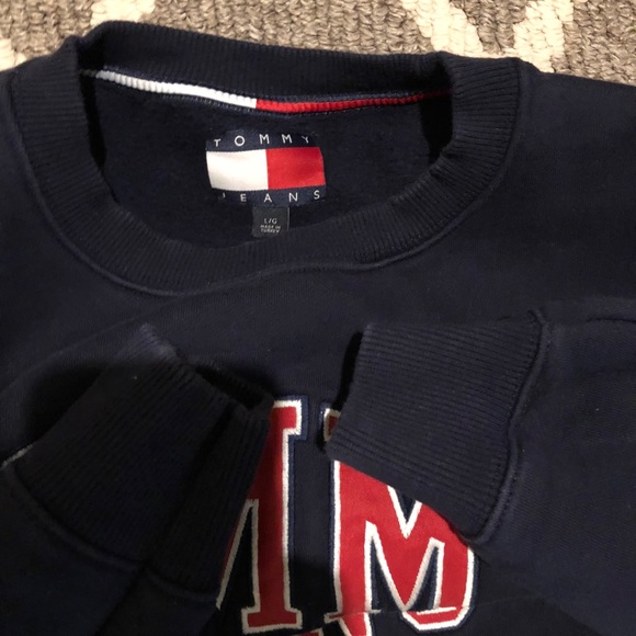 Tommy Hilfiger used long sleeve Bundle Size Large - Picture 6 of 8
